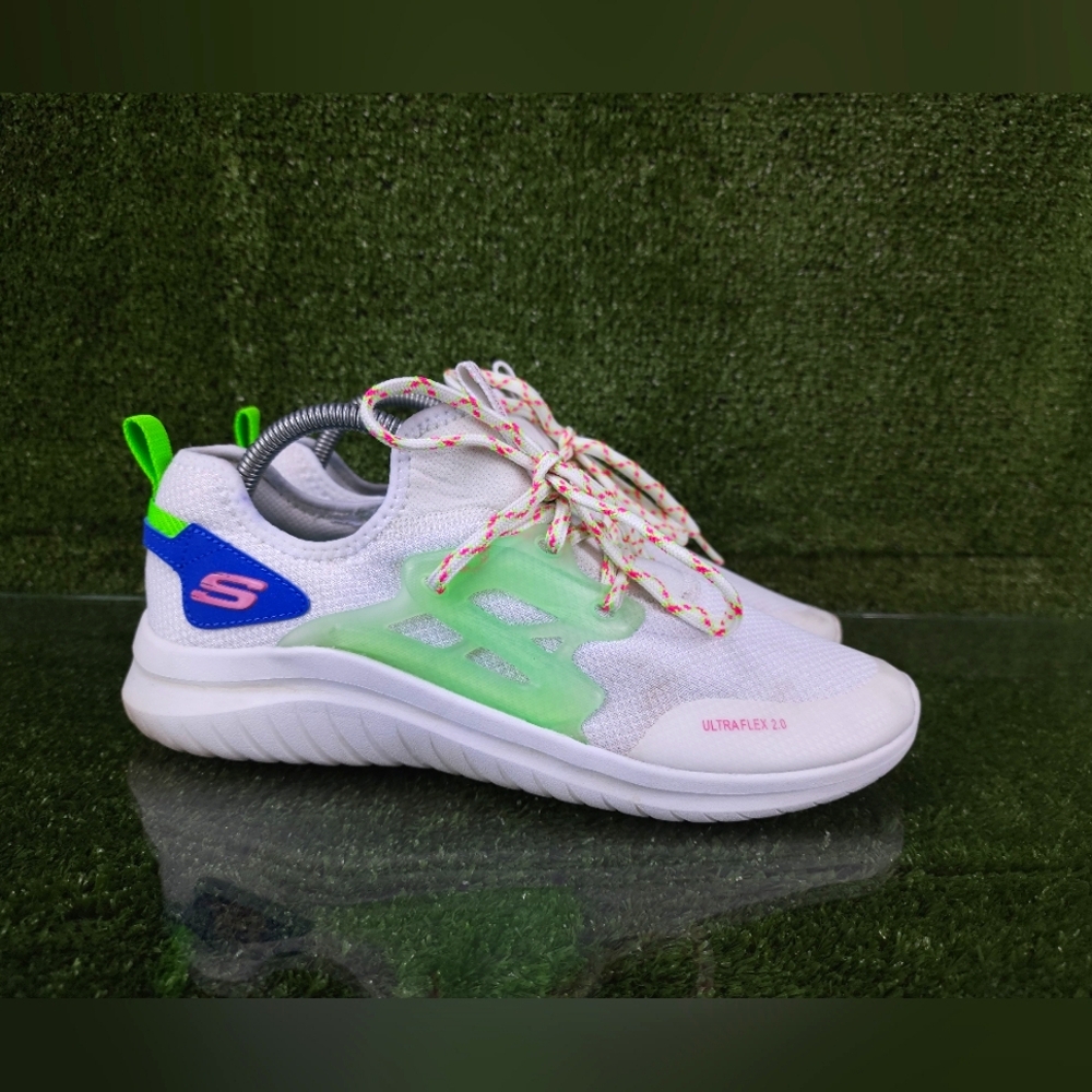 Skechers Ultra Flex 2.0 Womens Size 10 White and Green Shoes